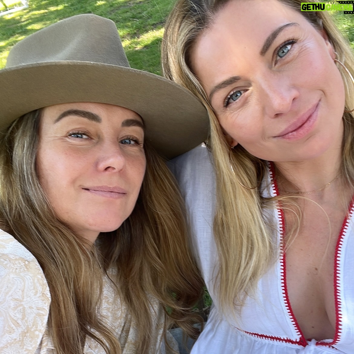 Dominika Paleta - 17.5K Likes - Los últimos días en Madrid … llena de familia, amigos queridos , mucha actividad y naturaleza … #amoviajar #vivalavida 🦋🐞🌳✨