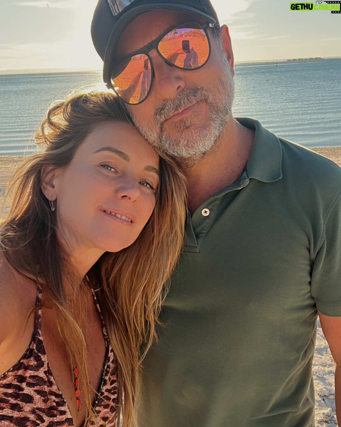 Dominika Paleta - 18.8K Likes - La Paz …  días hermosos en familia agradeciendo y celebrando estar juntos … un año más. 🐋🌵✨