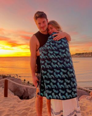 Dominika Paleta Instagram - La Paz ⦠dĆas hermosos en familia agradeciendo y celebrando estar juntos ⦠un aƱo mĆ”s. ššµāØ
