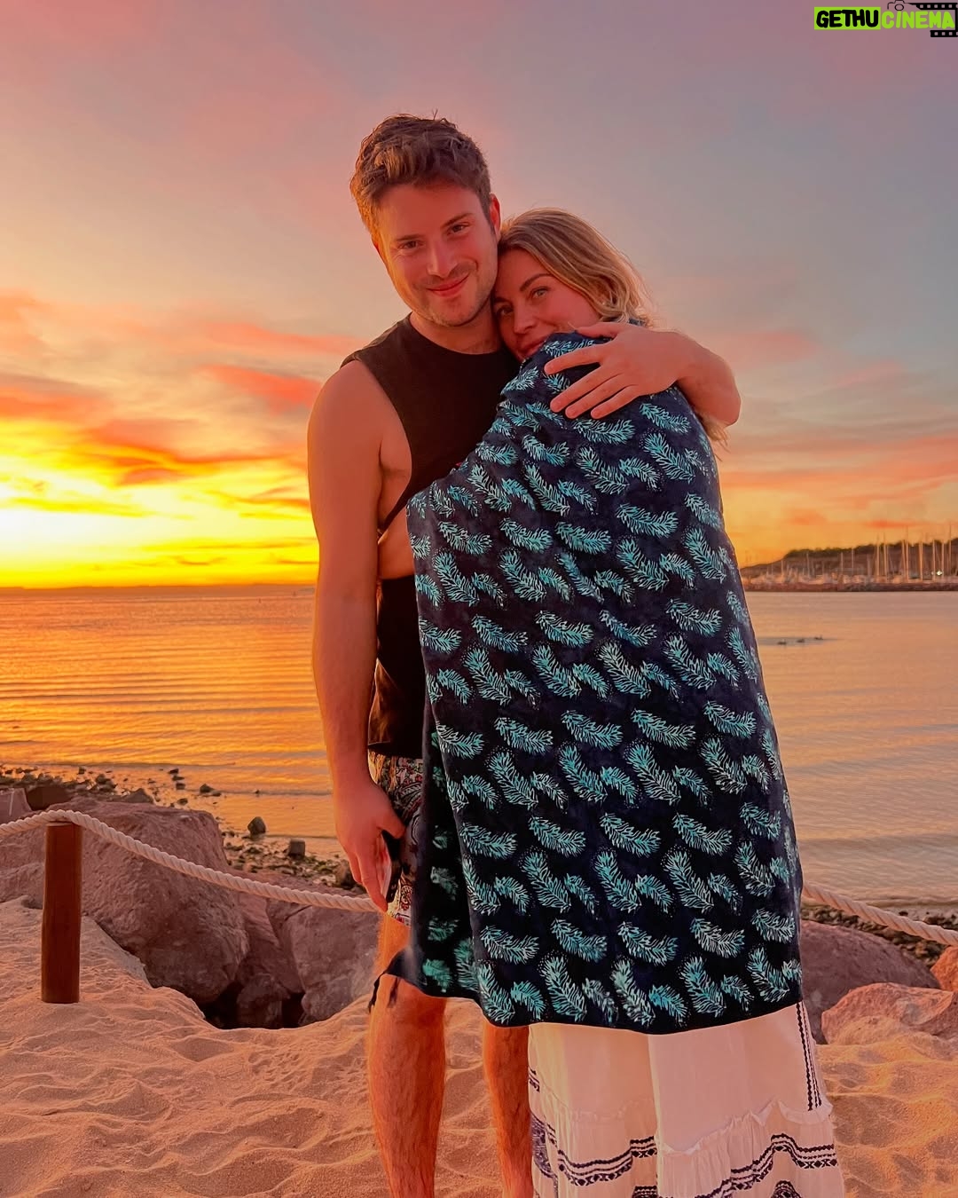 Dominika Paleta - 18.8K Likes - La Paz …  días hermosos en familia agradeciendo y celebrando estar juntos … un año más. 🐋🌵✨
