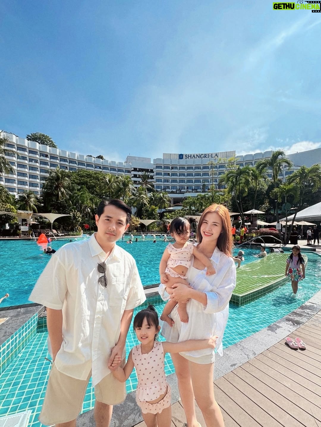 Dong Nhi - 9.8K Likes - Grateful for the laughs, sunsets, and family moments shared at @rasasentosa . Sentosa was made even more magical with your incredible hospitality ❤️

#nhithangfamily
#DiscoverSentosa
#SentosaIsland 
#SentosaDiscoverySquad
#discoversentosa #singapore #exploresingapore