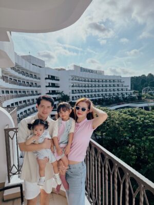 Dong Nhi Instagram - Grateful for the laughs, sunsets, and family moments shared at @rasasentosa . Sentosa was made even more magical with your incredible hospitality ā¤ļø
#nhithangfamily
#DiscoverSentosa
#SentosaIsland
#SentosaDiscoverySquad
#discoversentosa #singapore #exploresingapore