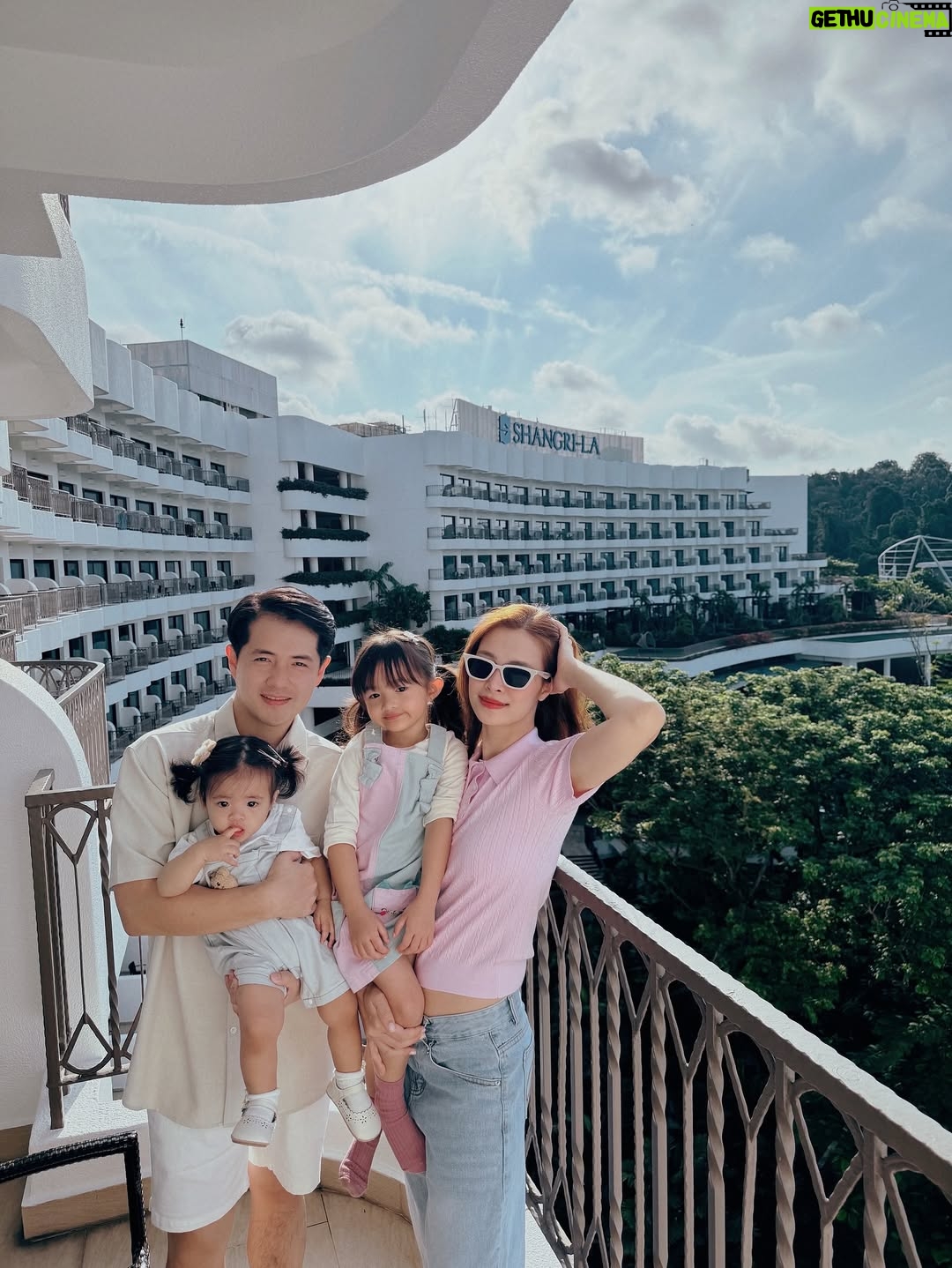 Dong Nhi - 9.8K Likes - Grateful for the laughs, sunsets, and family moments shared at @rasasentosa . Sentosa was made even more magical with your incredible hospitality ❤️

#nhithangfamily
#DiscoverSentosa
#SentosaIsland 
#SentosaDiscoverySquad
#discoversentosa #singapore #exploresingapore