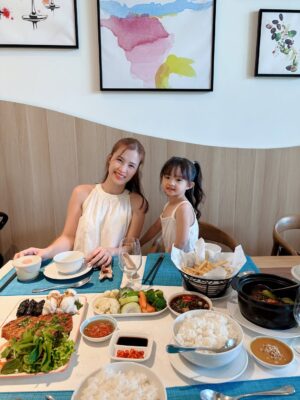 Dong Nhi Instagram - Kį»· nghį» hĆØ ÄĆ”ng nhį» cį»§a 2 chį» em @winnieong_diary , @hannieong2108. Ba mįŗ¹ cÅ©ng có thĆŖm mį»t kį»· niį»m dį»
thʰʔng cùng 2 ācỄc vĆ ngā š»šš