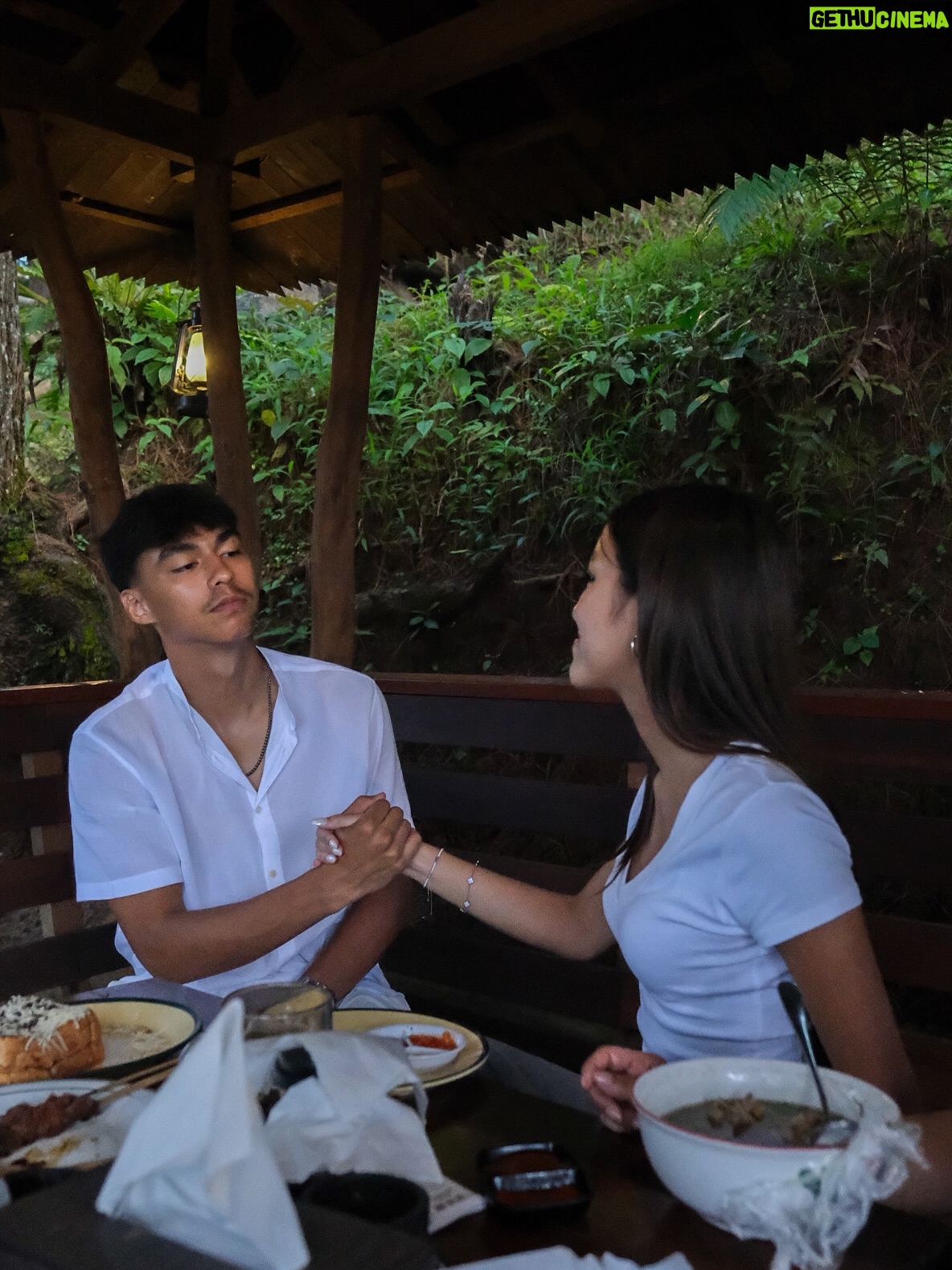 Donna Agnesia - 186.7K Likes - Family time ❤️

Akhirnya ada waktu buat spend time berlima. We really had a great time. 🤗😍

Ada yang tau kita di mana? 

#thesinathrya #dariusdonna #justus #family #love