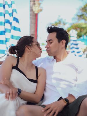 Donna Agnesia Instagram - Kangen banget…
Pengen ketemu, di mimpi dulu juga gak apa2. ❤️
#dariusdonna #couple #love #kangen #justus