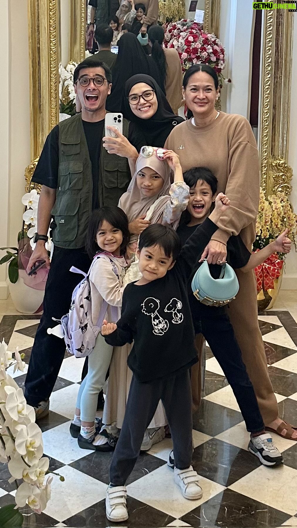 Donna Harun - 6.6K Likes - Bersama @keluargamoyapoya♥️