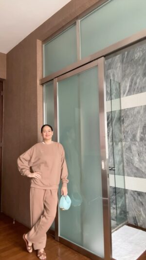 Donna Harun Instagram - 🌧️🤎