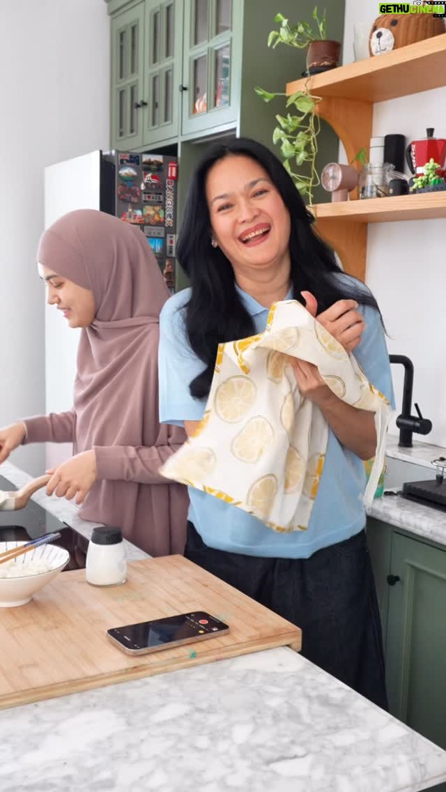 Donna Harun - 51.7K Likes - Niatan aku bukan ingin sukses sebagai seorang mertua tetapi aku harus sukses menjadi seorang ibu mertua😘♥️