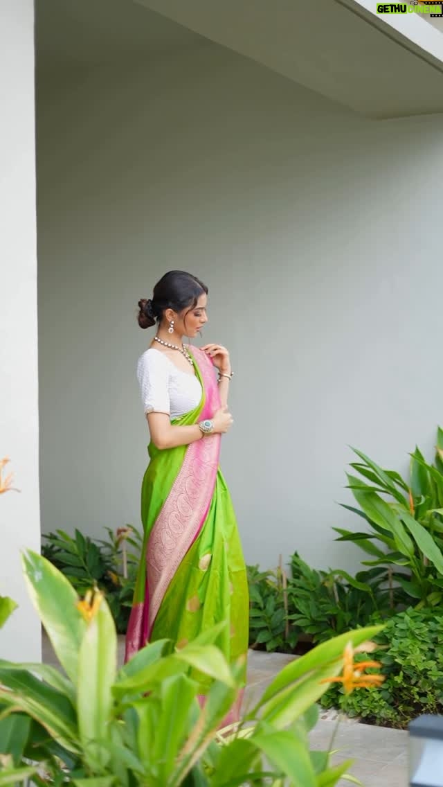 Drashti Bhanushali - 5.4K Likes - My fav jewellery brand? Obviously RANGREZ BY FIROZ 👑
Luxe   Bollywood vibes in every piece ✨
Highly recommend for all jewelry lovers 💎

🛒 Shop now: therangrez.com
📸 Follow: @rangrezbyfiroz
📹by @sagarfilms194 
#RangrezByFiroz #JewelryLove #influencerpick #drashtibhanushali #teamdrashtians