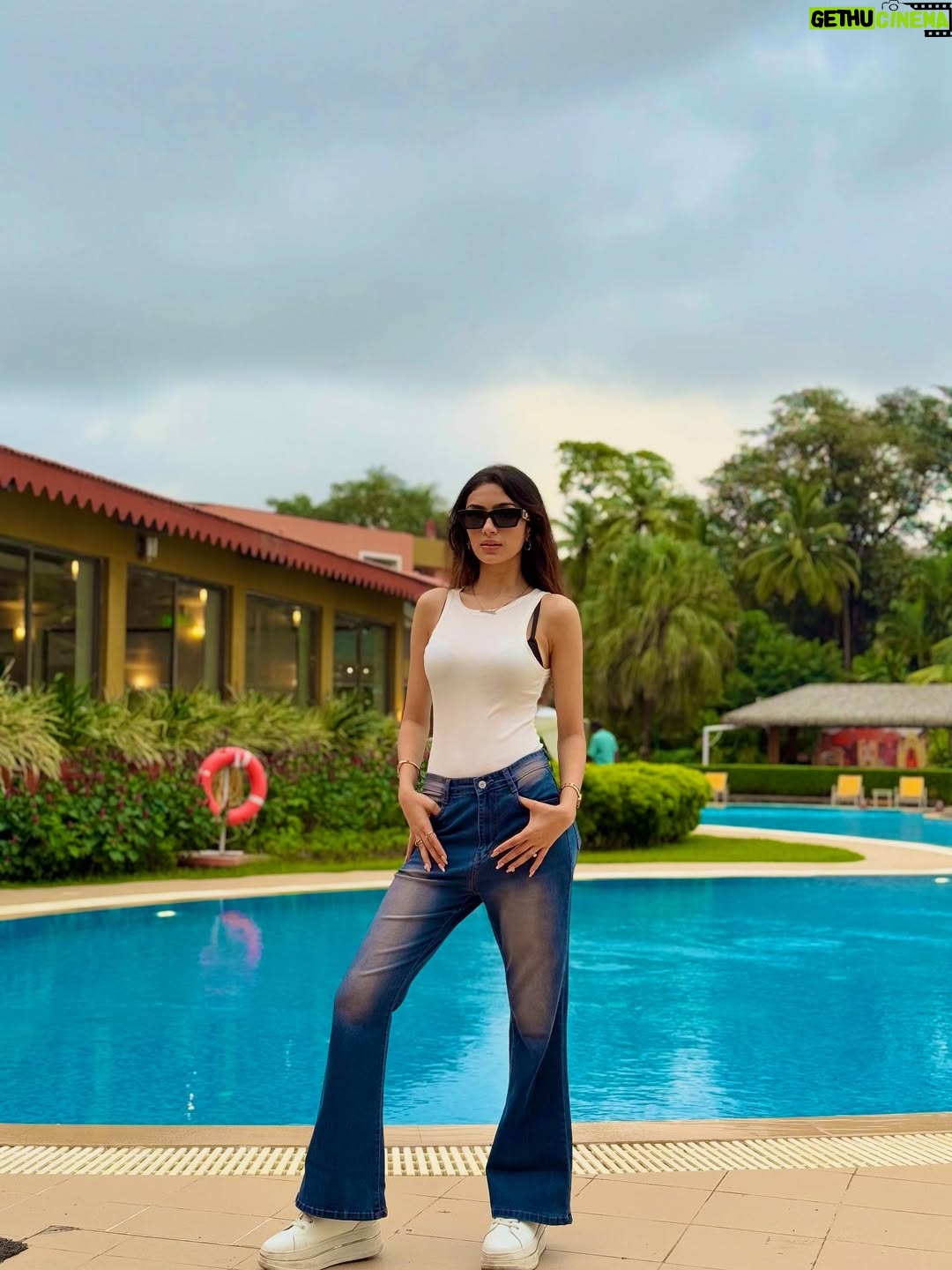 Drashti Bhanushali - 2.7K Likes - Current status: Goa mode activated 🍹✨

#drashtibhanushali #teamdrashtians
