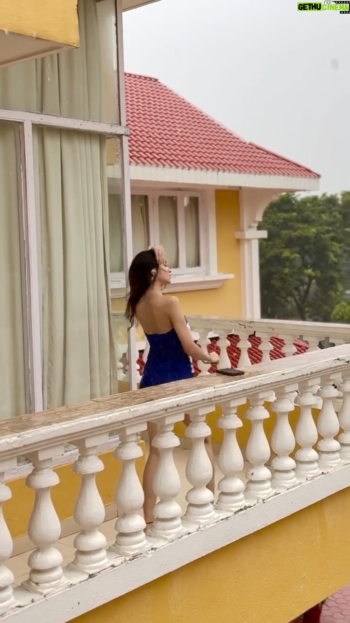 Drashti Bhanushali - 6.6K Likes - Baarish ke mausam mai reel toh banta hai🫶🏻 
Kaunnn hai voh ladkaaa?🤭🤭

#drashtibhanushali #teamdrashtians #fyp #trending #shoot #bts