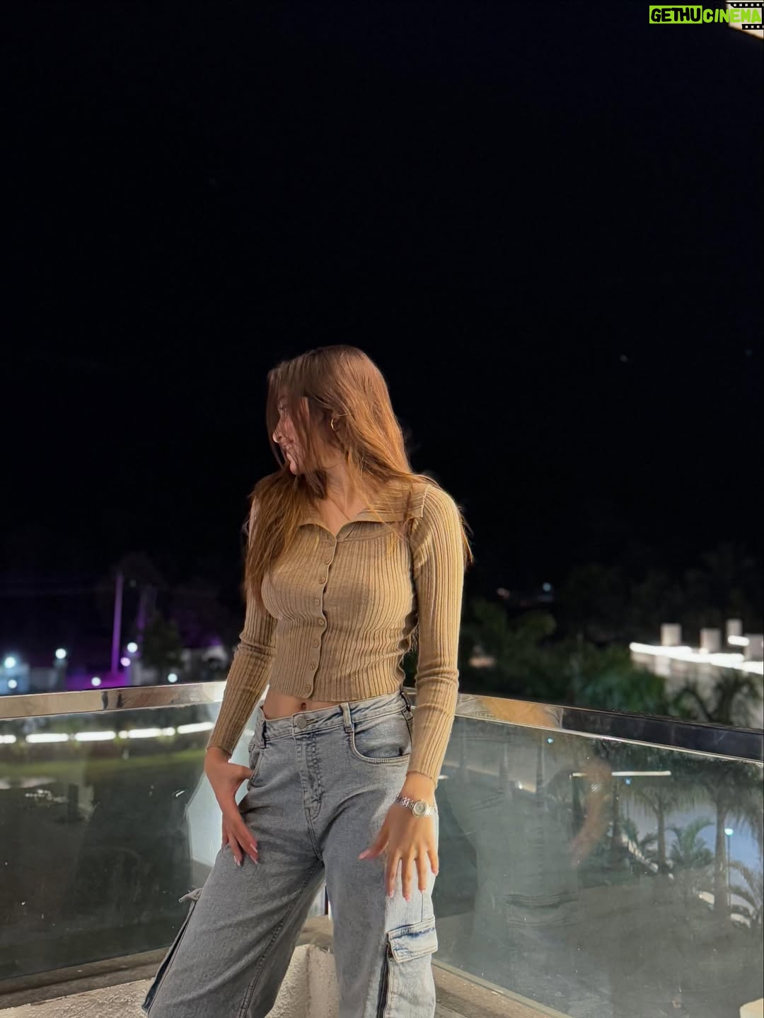Drashti Bhanushali - 13.2K Likes - No flitter, just smile💕

When you have people who can capture good pictures of yours(candid)🎀

#drashtibhanushali #teamdrashtians