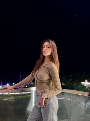 Drashti Bhanushali Instagram - No flitter, just smile💕
When you have people who can capture good pictures of yours(candid)🎀
#drashtibhanushali #teamdrashtians