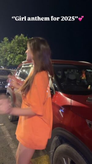 Drashti Bhanushali Instagram - This is ur sign to move on!!! / Random midnight reel😂
#drashtibhanushali #teamdrashtians #trending #fyp #reels