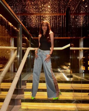 Drashti Bhanushali Instagram - Sometimes it’s you all about you🎀🖤