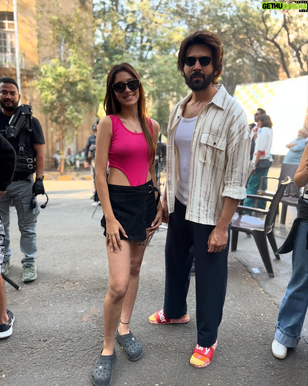 Drashti Bhanushali - 5.7K Likes - Shooting with @kartikaaryan ❤️🎥🧿
Blessed 🙏
#ad #drashtibhanushali #kartikaaryan