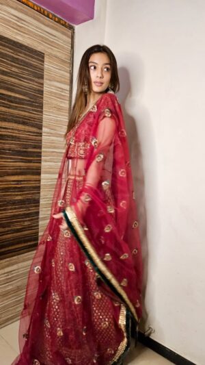 Drashti Bhanushali Instagram - Namak ishq ka❤️❤️
.
Back again and following the trend too! Share this and show some love !
#drashtibhanushali #fyp #trending #instagood