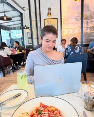 Drishti Kharbanda Instagram - Me romanticizing work, but @apple made it way too easy this time.
Set up my new MacBook Air straight from my iPhone—no wires, no stress, just everything exactly how I left it.
Photos, passwords, notes, even my wallpaper came through. Love when tech actually feels smart.
#MacBookAir #macOSSequoia #iOS18 #AppleSetup #WorkWithMe
