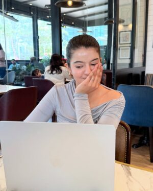 Drishti Kharbanda Instagram - Me romanticizing work, but @apple made it way too easy this time.
Set up my new MacBook Air straight from my iPhone—no wires, no stress, just everything exactly how I left it.
Photos, passwords, notes, even my wallpaper came through. Love when tech actually feels smart.
#MacBookAir #macOSSequoia #iOS18 #AppleSetup #WorkWithMe