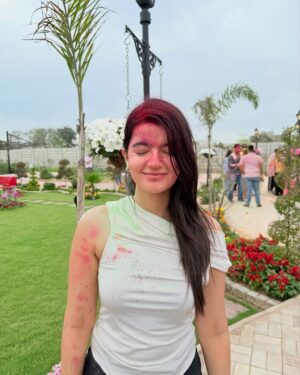 Drishti Kharbanda Instagram - Holi 2025💖✨