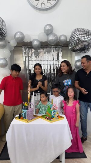 Dynas Mokhtar Instagram - 4 kids, 1 party⦠what could possibly go wrong? š
š Happy birthday to Khyra, Qaish, Obil & Oliss ā we survived the madness, and somehow, everyone had fun (even the adults)!
Cake by @breadandbutterbyerin
Bounching Castle by @lulaland.my
Anyone looking for event space for parties or weddings do follow @wanracafe for more info .