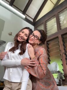 Actress Dynas Mokhtar HD Photos and Wallpapers July 2025