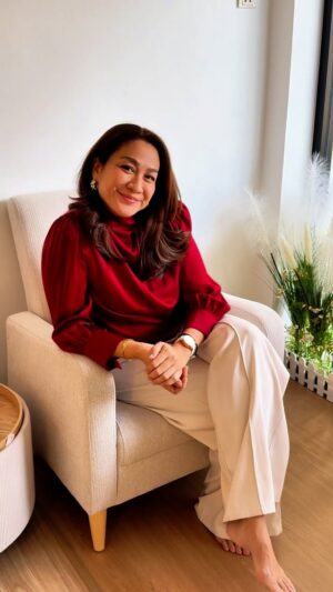 Dynas Mokhtar Instagram - This entire shoot⦠zero makeup. Zero filter. 100% Reglo. ⨠Regloās advanced laser facial gently cleans, targets skin concerns and soothes leaving you with a natural glow. Try your first Reglo Lab trial for just RM129 and enjoy 10% off with code DYNAS10.
#ReGloLab #FutureOfGlow #NonInvasiveLaser #SkinRedefined #GlowWithScience #noaddictives #liposome #activeingredient #troubledskin #acne #glow #sensitiveskin