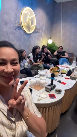 Dynas Mokhtar Instagram - First time karaoke with the kids! š¤ The girls turned it into their own concert š¶ while the boys macam background dancers je š Next time maybe theyāll fight for the mic!