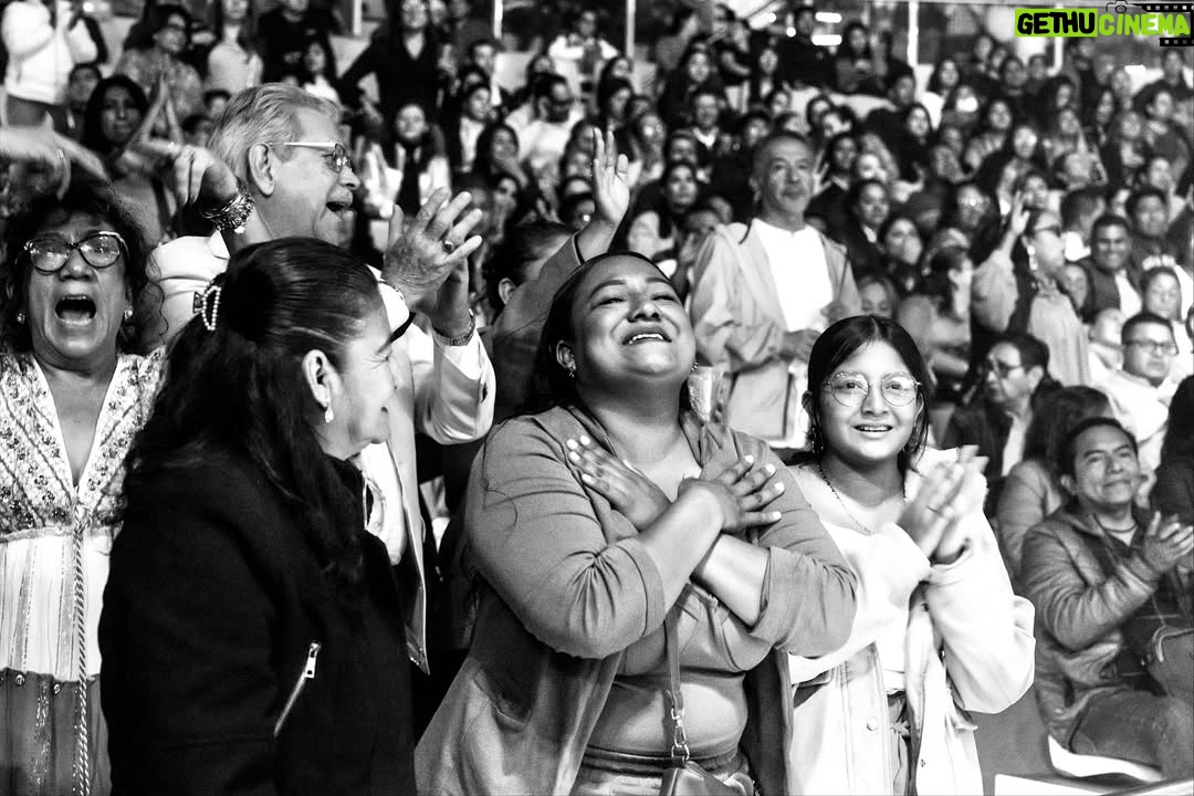 Edith Márquez - 1.5K Likes - ¡GRACIAS, OAXACA! 
Me los llevo en el corazón♥️✨ 
Gracias por la noche tan bonita que me regalaron. ¡Los amo Marquezos!