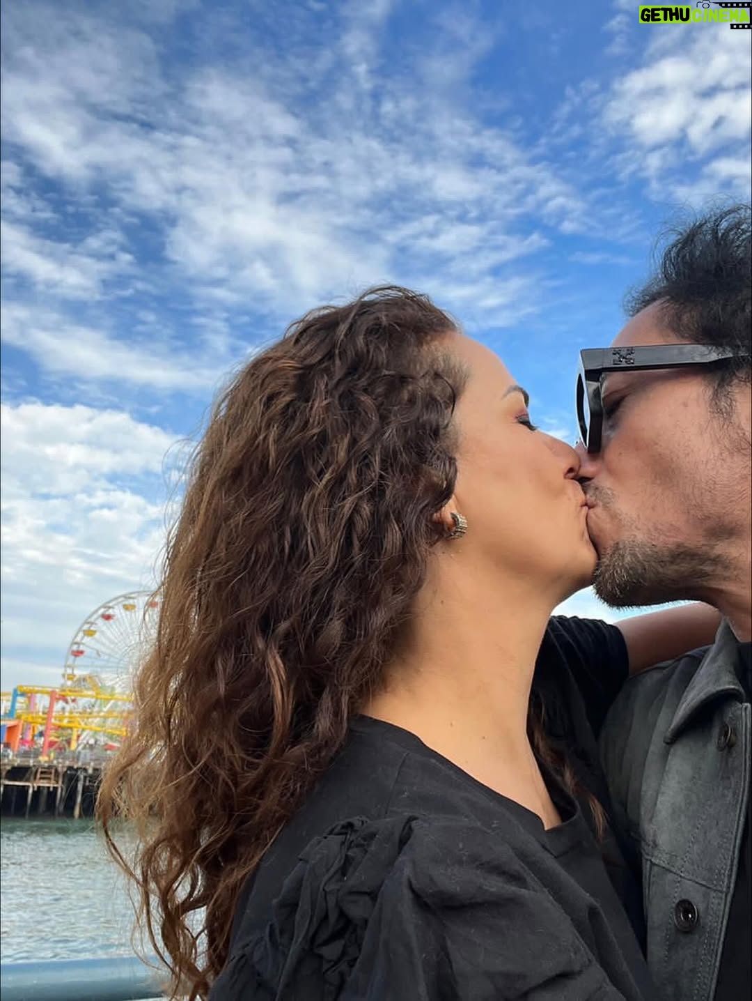 Edith Márquez - 3K Likes - Hace 24 meses que el amor crece cada día junto a ti , hace 24 meses me despierto más enamorado al verte , hace 24 meses ESTO ES VIDA juntos .
Por todas las Bidas que nos quedan juntos en la eternidad tocando las galaxias ,TE AMO MUJER GALAXIA @edithmarquezlanda 🥔