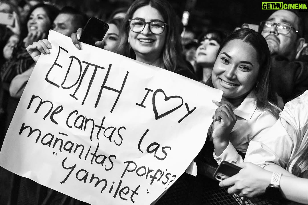 Edith Márquez - 2.1K Likes - ¡¡¡Gracias Ensenada por regalarme un 15 de septiembre hermoso!! Los amos Marquezos!!! Y que viva México 🇲🇽!!!