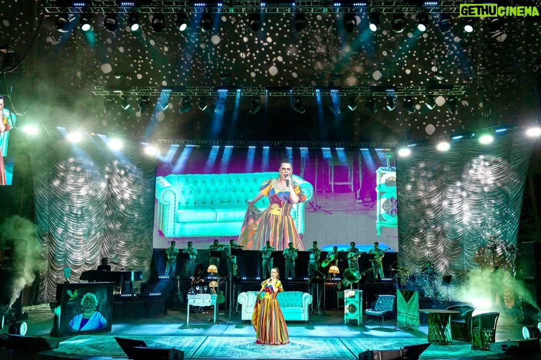 Edith Márquez - 1.5K Likes - ¡GRACIAS, OAXACA! 
Me los llevo en el corazón♥️✨ 
Gracias por la noche tan bonita que me regalaron. ¡Los amo Marquezos!