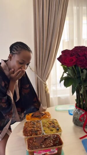 Efe Irele Instagram - Today I got food from the amazing @homeoftastymealsng , and they literally read my mind🥹.
They just called and said, ‘we want to feed you,’ and honestly… food is the fastest way to my heart … Thank you sooo much for remembering me.
I’m a foodie for life, and at this point, if you don’t know… I don’t know! 🤭