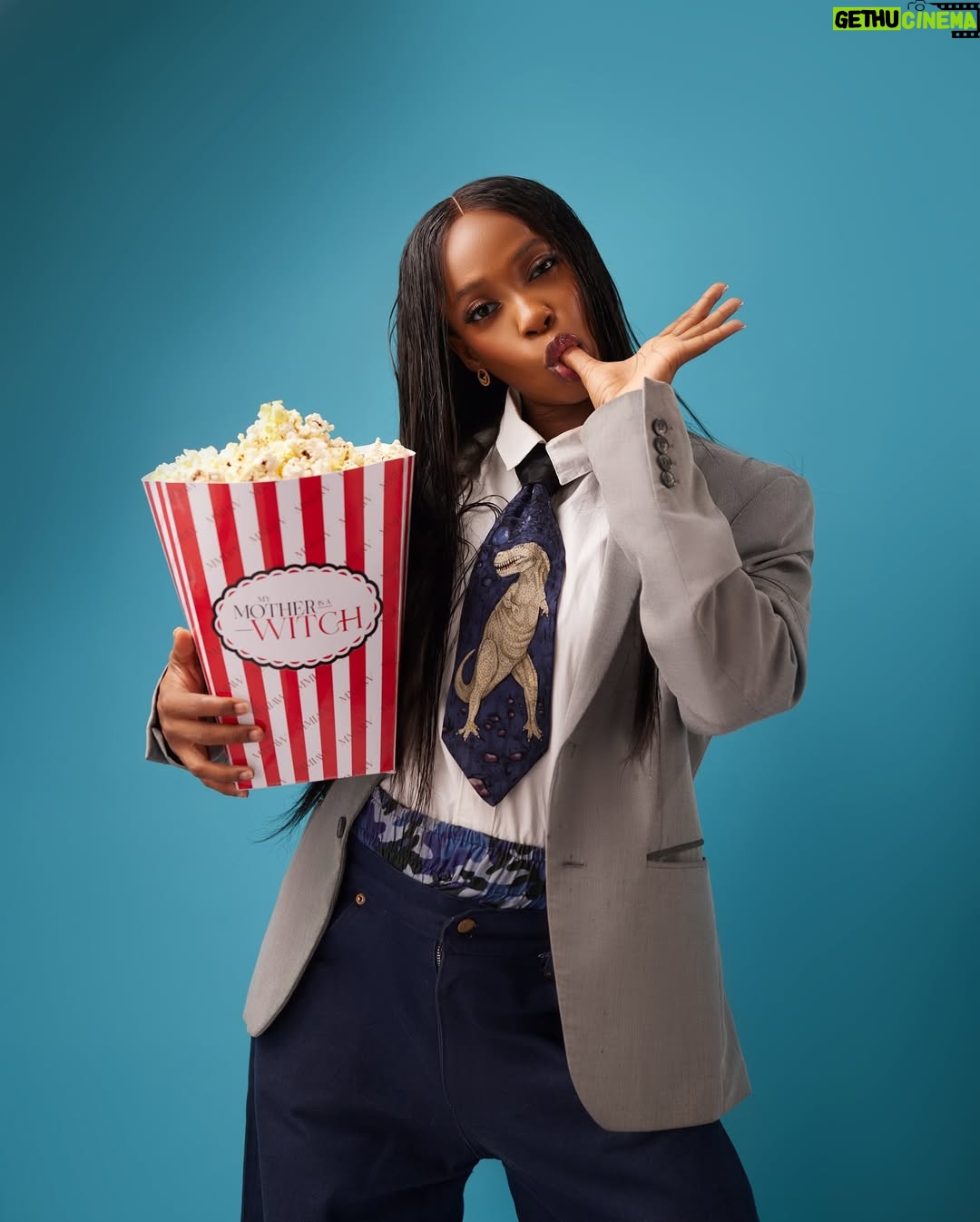Efe Irele - 3 Likes - Let’s feast !!! 🍿

My Mother Is a Witch’ is now showing on www.kava.tv @kava.tv 🥳🥳

Photo- @Koal_worldbackup
Creative director and stylist - @anniet.e of @exqueze__me_
Pants - @brutt_force__

#MyMotherIsAWitch #MMIAW #kava