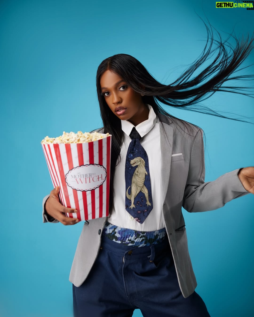 Efe Irele - 3 Likes - Let’s feast !!! 🍿

My Mother Is a Witch’ is now showing on www.kava.tv @kava.tv 🥳🥳

Photo- @Koal_worldbackup
Creative director and stylist - @anniet.e of @exqueze__me_
Pants - @brutt_force__

#MyMotherIsAWitch #MMIAW #kava