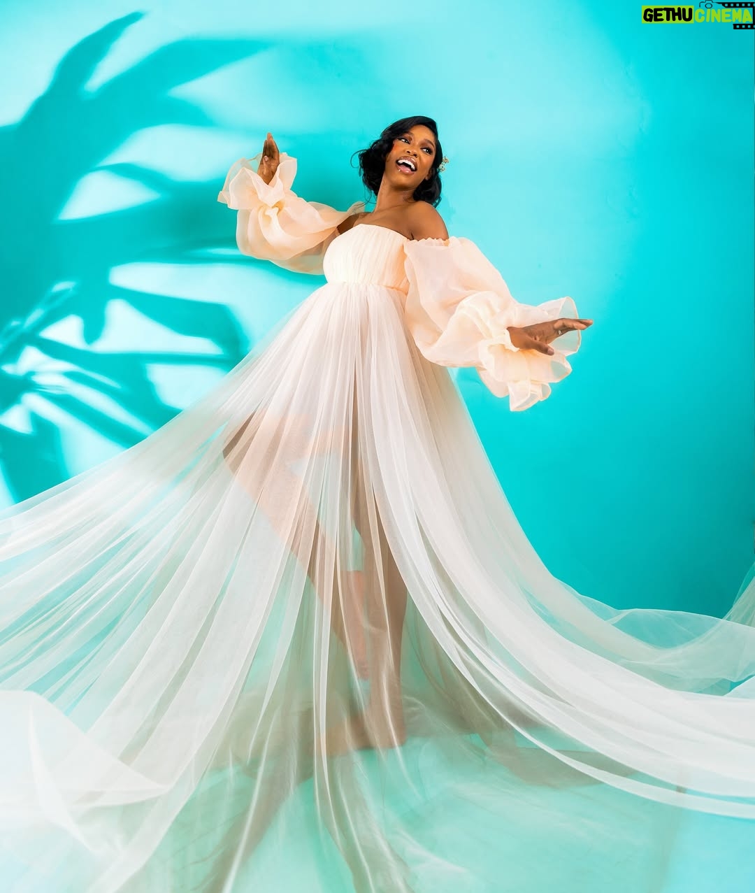 Efe Irele - 3 Likes - Basking in grace…🥹🤍

Oh my heart is full…my heart is happy, I’ve gotten everything I wanted and more! 

So much good news surrounding me, may overwhelming joy find you all as it has found me today! 

‘My Mother Is A Witch’ is coming to your homes very SOON! One of the best gifts I have received today 🥳
