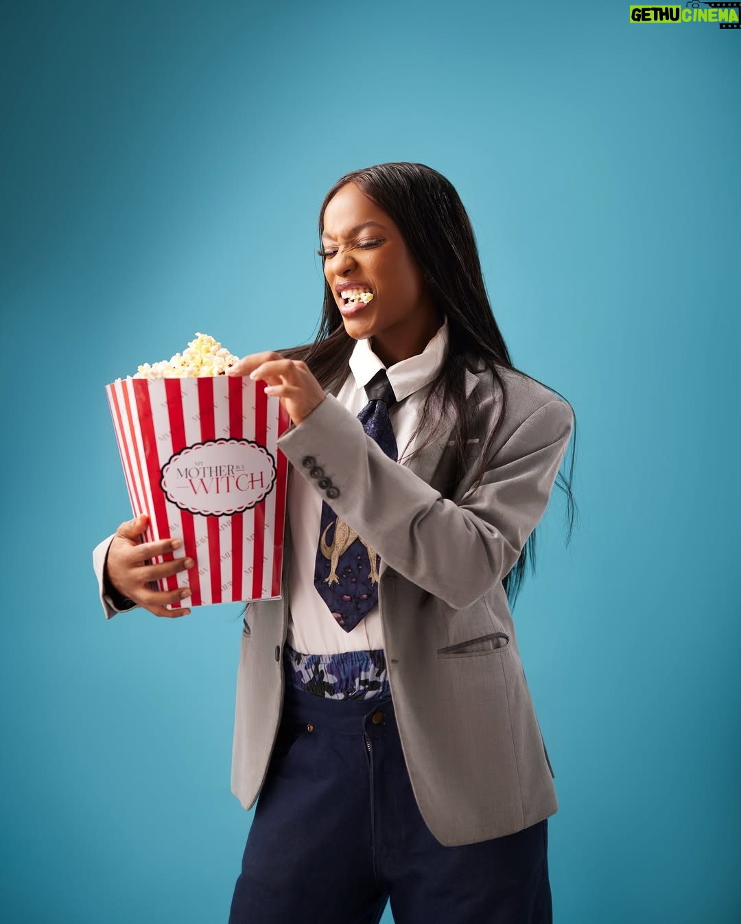 Efe Irele - 3 Likes - Let’s feast !!! 🍿

My Mother Is a Witch’ is now showing on www.kava.tv @kava.tv 🥳🥳

Photo- @Koal_worldbackup
Creative director and stylist - @anniet.e of @exqueze__me_
Pants - @brutt_force__

#MyMotherIsAWitch #MMIAW #kava