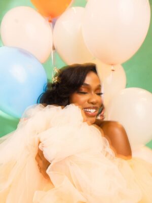 Efe Irele Instagram - The joy in my heart is unexplainable!
God has been great to me and all I can say is THANK YOU LORD! This is my year of thanks!
Thankful for life, thankful for growth, thankful for blessings in all aspects of my life…Thankful for my amazing fans far and wide! Omo! God has really blessed me all round o! Thank you Lord!
May this happiness and joy in my heart never seize! Amen! 🙏🏽
Creative director/ stylist: @exqueze__me_
📸: @mydadsboss
💄: @zantiara_lagos
💇🏽♀️: @touchofibee