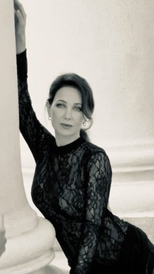 Ekaterina Klimova Instagram - Выходя из дома, не забудь надеть корону. Даже если видишь её только ты 👑 #МанифестКрасивойЖенщины