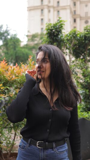 Ekta Varma Instagram - Okay, no more guessing. Let’s poll it out and see what’s real!

@mommy_mode_on 
#mominfluencer #momof2 #viral #hilarious #facts #relatable