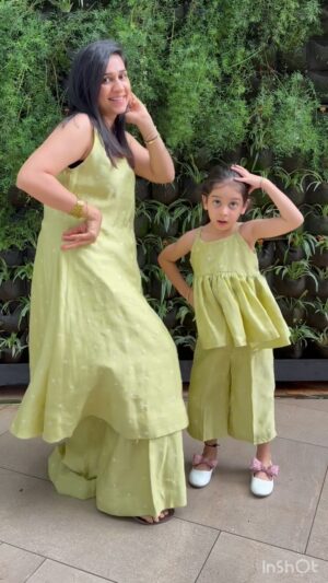Ekta Varma Instagram - If you’re planning to twin with your daughter this festive season, don’t think twice! 

@theminitrunk.in has the perfect twinning outfits for every celebration. Dress up, capture those adorable moments, and don’t forget to share them with us!

@mommy_mode_on 
#fashionwithpurpose #indianfestival #indianwear #momdaughter