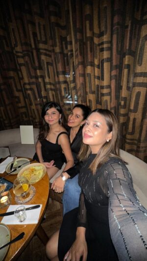 Ekta Varma Instagram - Healing in process.........

@mommy_mode_on 
#friends #mygirlfriend #myhomevibe #friendshipgoals #threegirls #mumbai