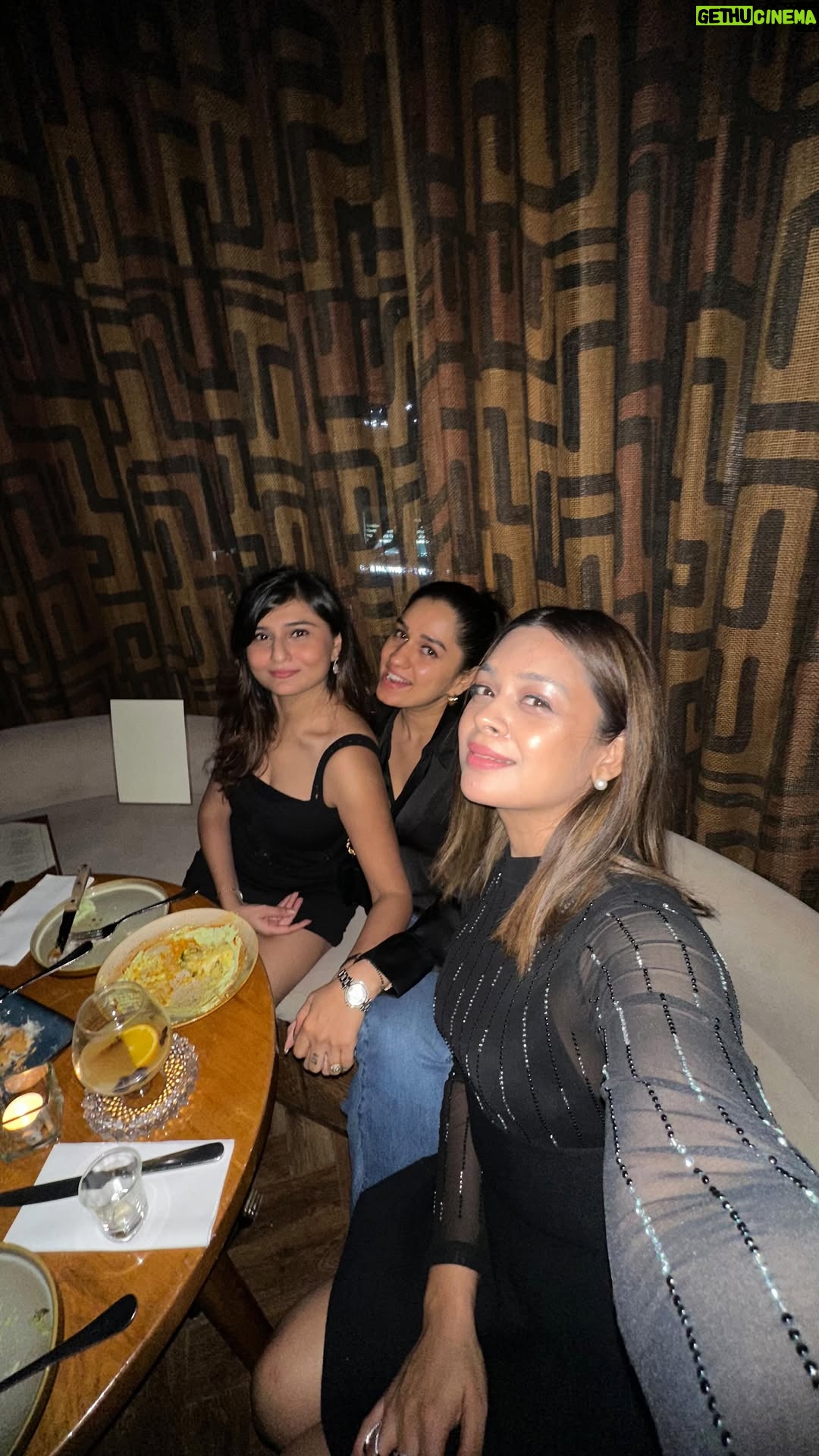 Ekta Varma - 3 Likes - Healing in process.........

@mommy_mode_on 
#friends #mygirlfriend #myhomevibe #friendshipgoals #threegirls #mumbai
