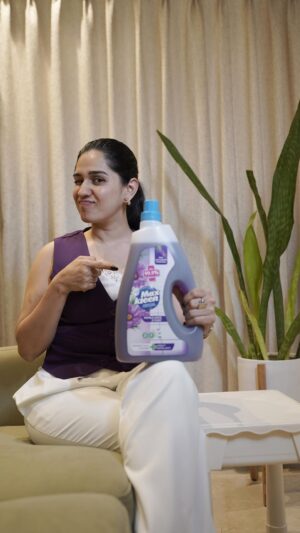 Ekta Varma Instagram - Stop irritation from flies & mosquitoes this monsoon! ✨
Switch to Maxkleen 2-in-1, infused with the goodness of natural Lemongrass & Cedarwood oils 🌿💧.
Keep your home fresh, clean & free from unwanted pests while enjoying calming homely vibes 🏡💛.
No buzz, no bites – just comfort, care & protection every day!
@wipro_maxkleen 

@mommy_mode_on 
#Maxkleen2in1 #MaxkleenbyWipro#Insectrepellent #FloorCleaner #homestyle #homey