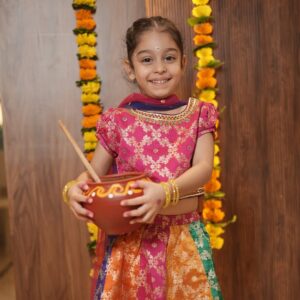 Ekta Varma Instagram - Happy Janamasthmi to all 🌷🦚
@mommy_mode_on
#krishna #radhe #harekṛiṣhna #krishnajanmashtami #bhakti #kanha #kanaiya #radhekrishnalove #radhebol #radhavallabh