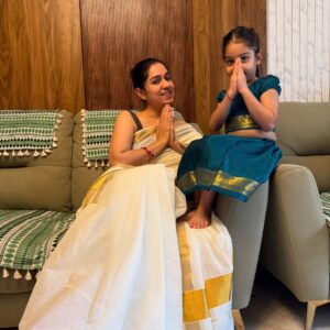 Ekta Varma Instagram - Festivals are something kids truly understand based on how we present their meaning during childhood!

@mommy_mode_on 
#enjoyingmyself #festivals #onamlook #onamspecial #onamsaree #onam2025🏵️🌼 #kidsstylishoutfits #indianfestivewear