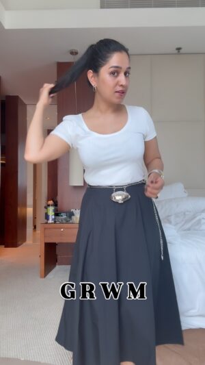 Ekta Varma Instagram - Adjust the clips according to your preference 🤪!
@mommy_mode_on
#grwm #viral #outfit4real #outfitcheck #outfittoday #vacationoutfit
