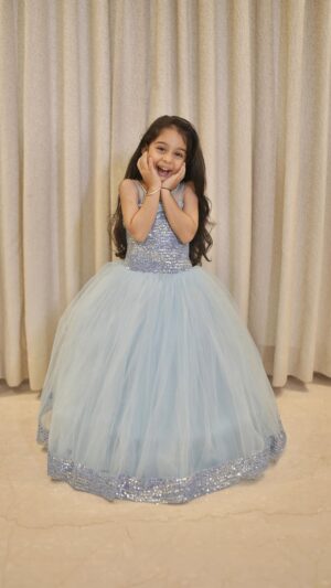 Ekta Varma Instagram - Forget castles—she rules in our house!

Outfit 1- @aquaventureworld 
Outfit 2- @theminitrunk.in 
Outfit 3- @beanzel.baby 

@mommy_mode_on 
#princess #girls #kidsfashion #birthday #birthdaygirl #birthdaydress