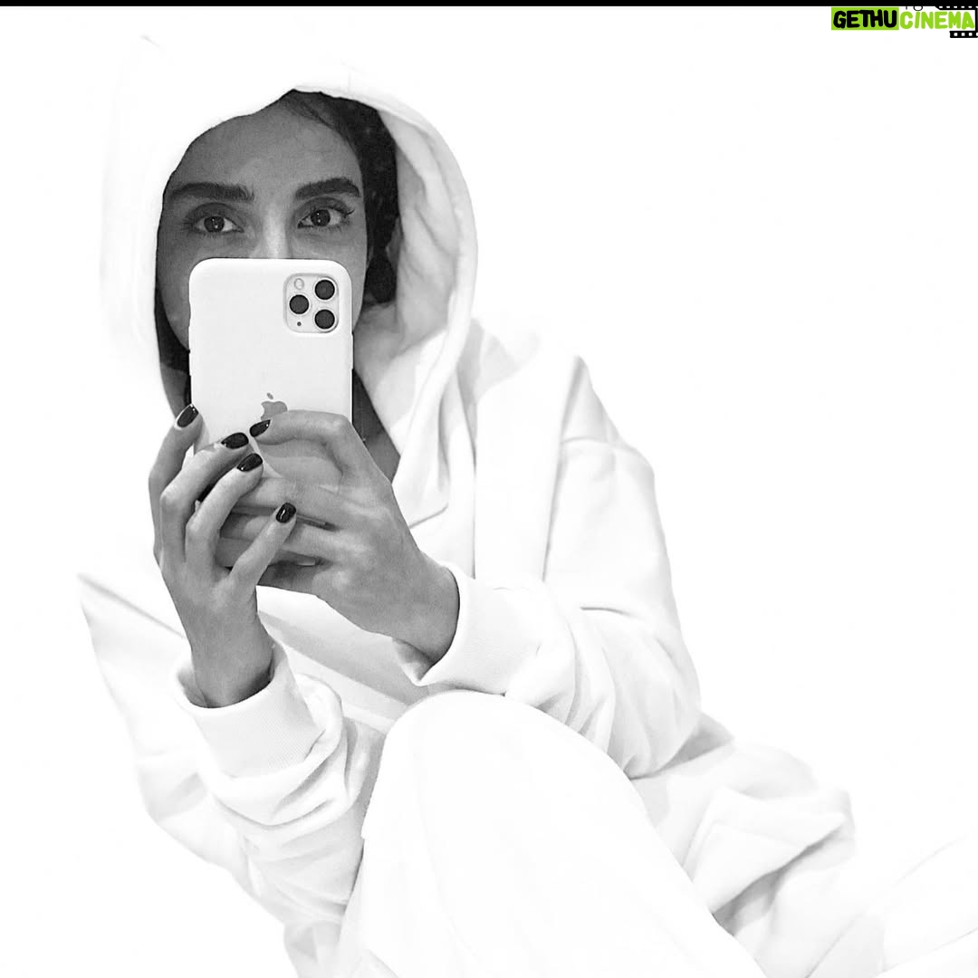 Elahe Hesari - 102.1K Likes - 💟🦋📱ورق زدنی 😉
مواظب خودتون باشید 
#elahehesari